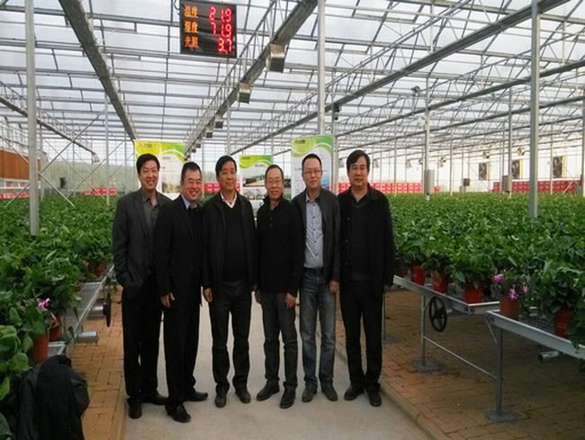 2014年中国温室年会成员参观晨龙温室